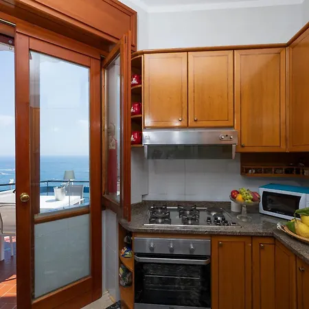 Skyview Paradise House Apartman