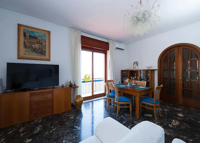 Skyview Paradise House *